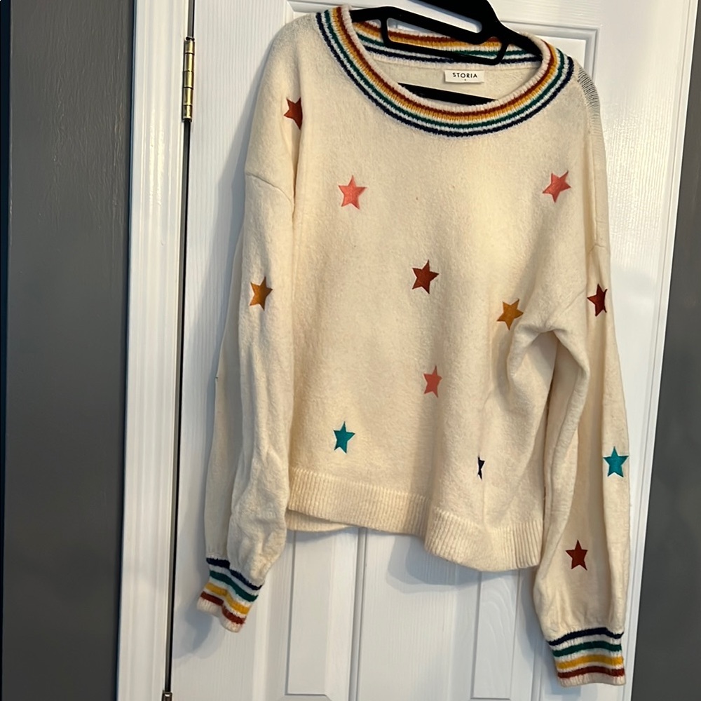 Storia Cream and Red Crew Neck Star Sweater